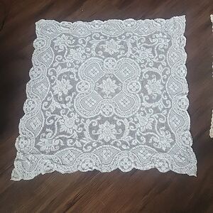 Vtg  Card Table Size 34" Tablecloth Lace Floral Victorian Romantic Old World